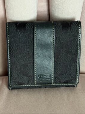 COACH ✨THROWBACK✨ Black Signature Compact Wallet